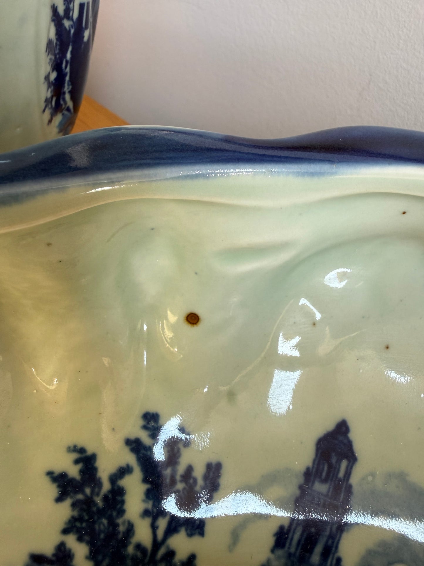 Victoria Ironstone Ruffled Bowl