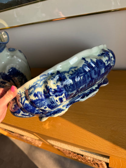 Victoria Ironstone Ruffled Bowl
