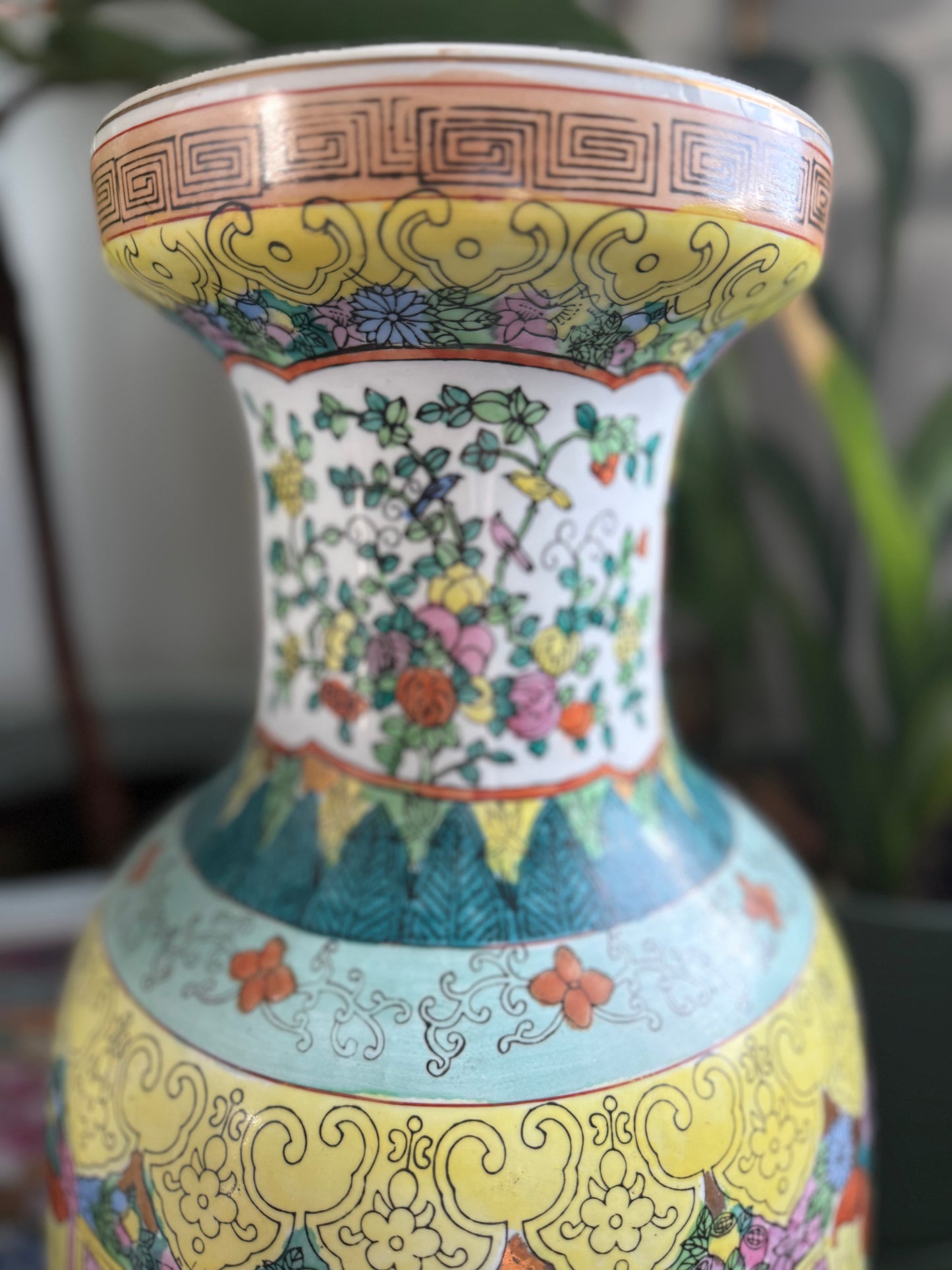 Large Famille Jaune floor vase