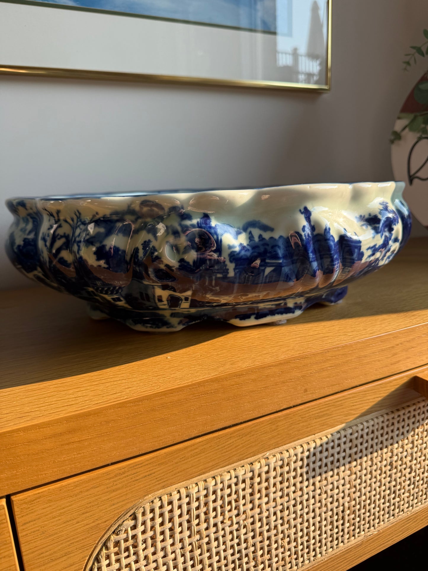 Victoria Ironstone Ruffled Bowl