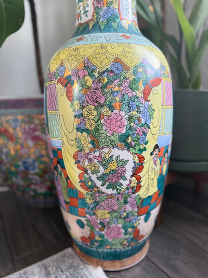 Large Famille Jaune floor vase